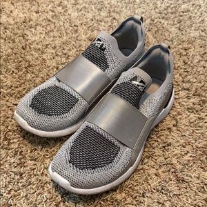 APL Techloom Bliss 8.5 women’s slip on shoes silver black